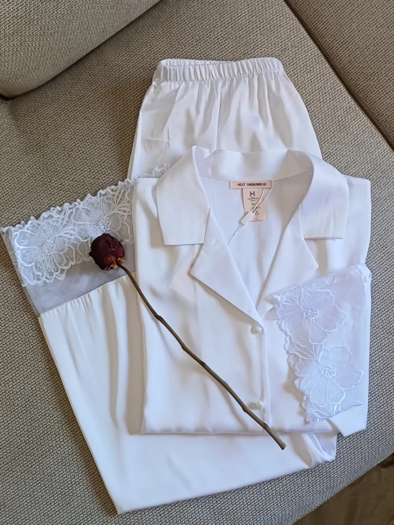 boutique_hk_luxe_1786540034_3962106604093308924_50326318192